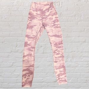 Lululemon. wunder under luxtreme high-rise 25’’ size: 2